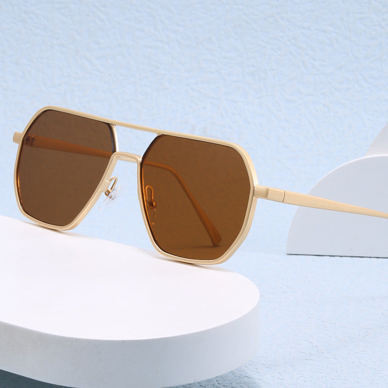 Women's trendy sunglasses with modern geometric frame Stornfield