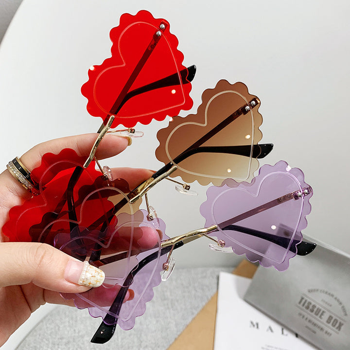 Ladies Cat-Eye Sunglasses in unique Heart Design Stornfield