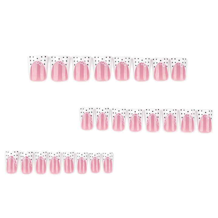 Artificial nail extensions with elegant lace design Stornfield