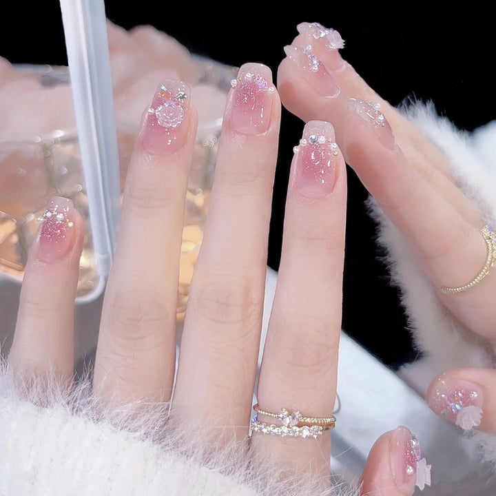 Trendy moon and star design artificial nails Stornfield