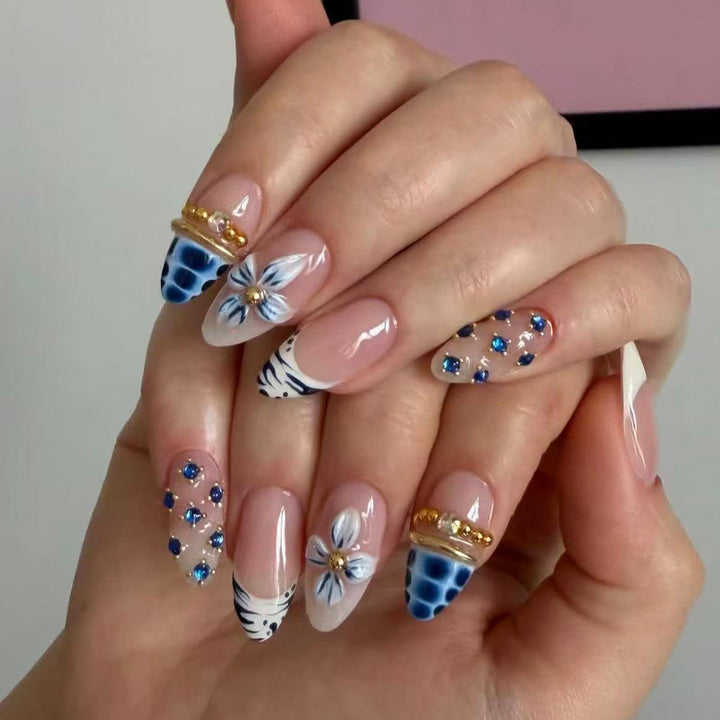 Premium Self-Adhesive Art Nails Stornfield