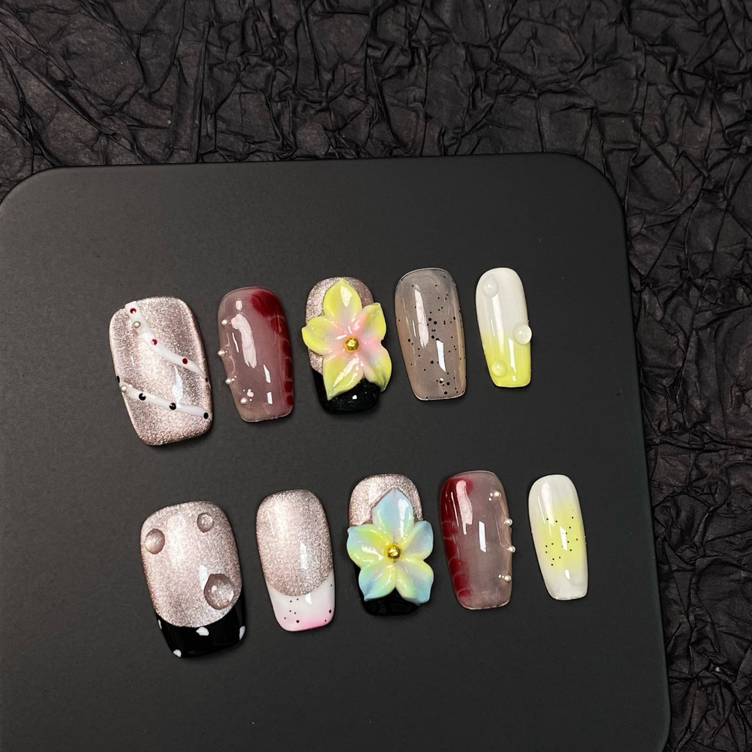 Artistic Decorative Press-On Nail Set
