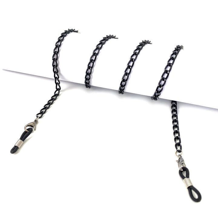 Minimalist Chain Eyewear Holder Stornfield