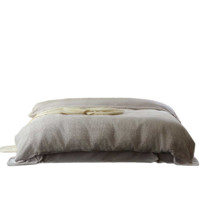 Fluffy bedding set with bouclé look, reversible design and extra soft pillowcases