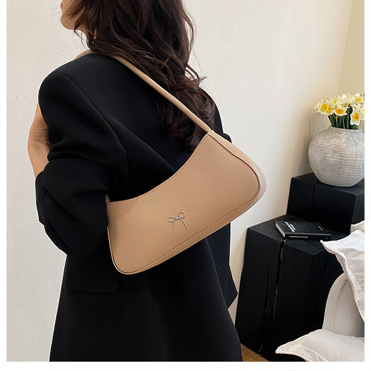 Elegant Curved Handbag Stornfield