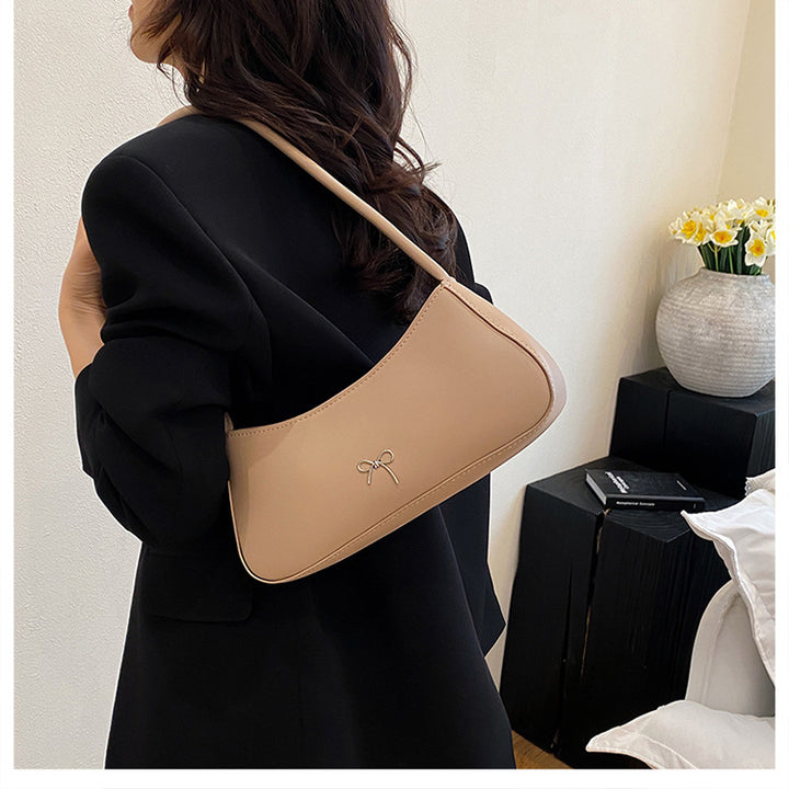 Elegant Curved Handbag Stornfield