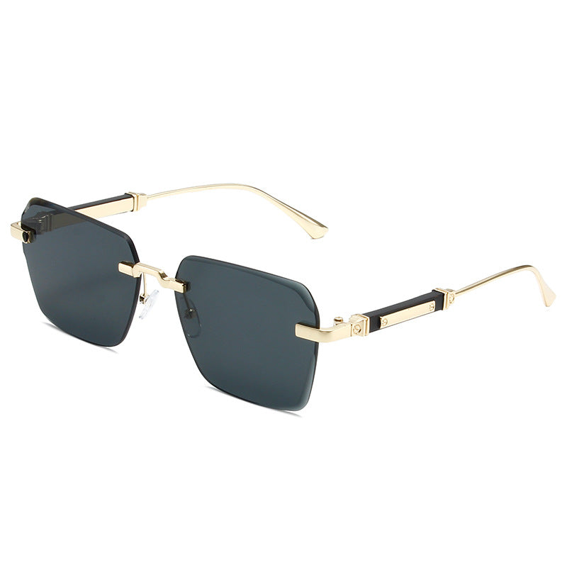 Women's fashion sunglasses with square frame and luxurious accents Stornfield