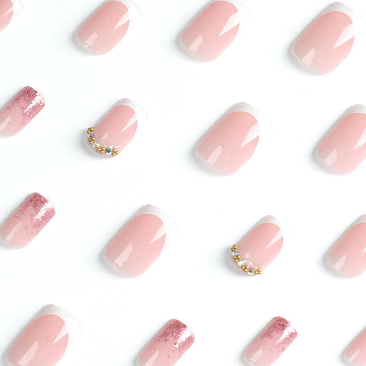 Glamorous Art Nails Stornfield