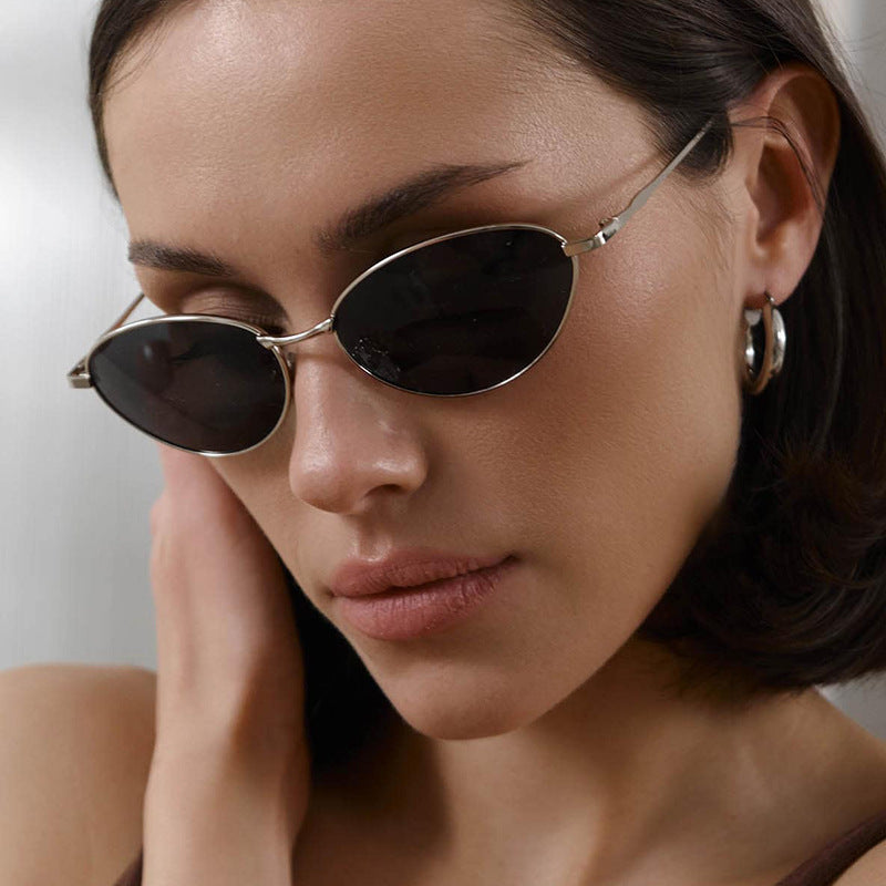 Women’s stylish sunglasses in elegant oval design Stornfield