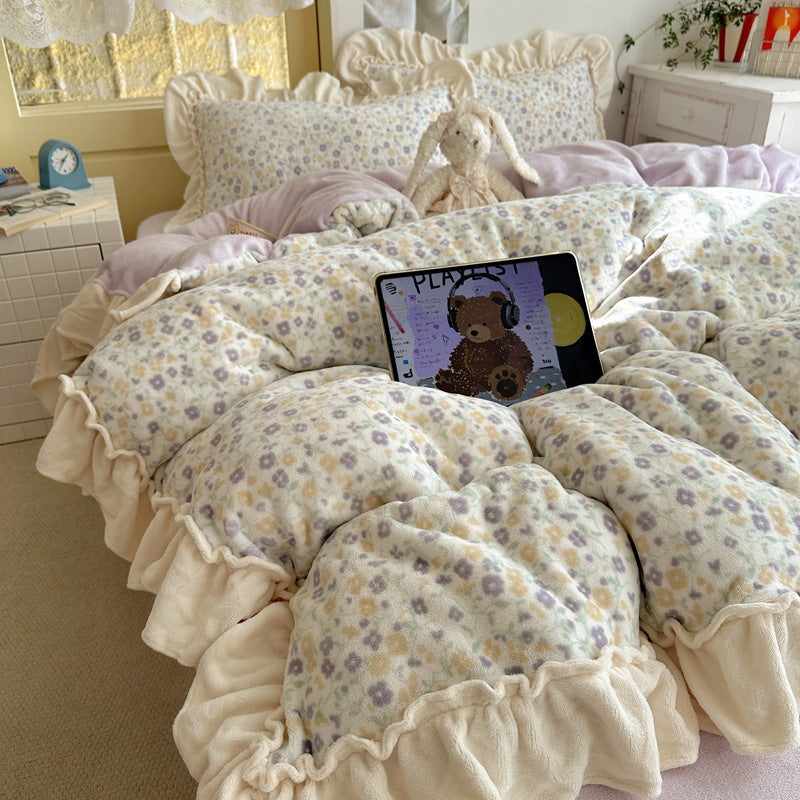 Cozy Patchwork Quilted Bedspread Set