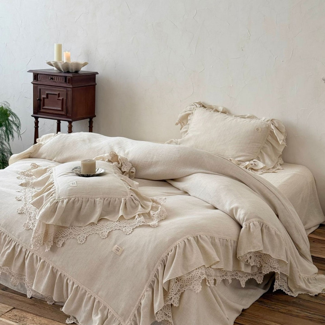 Linen bed cover set with ruffle and lace trim