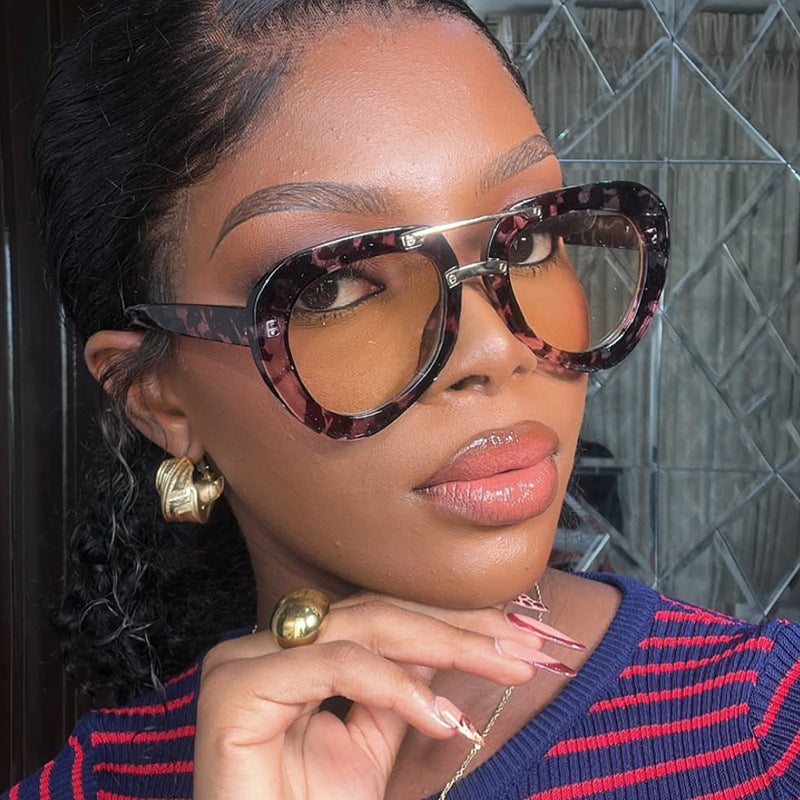 Womens extravagant sunglasses in modern heart design Stornfield