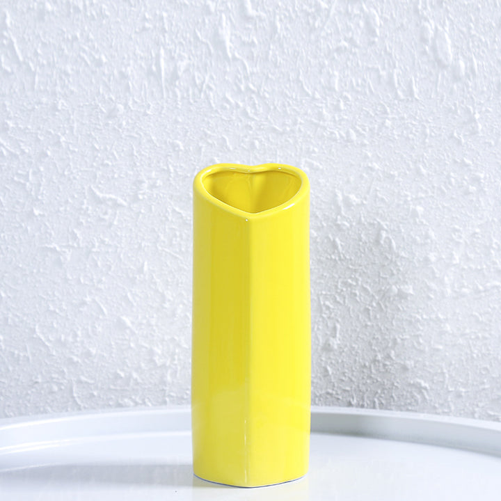 Heart-Shaped Elegant Ceramic Vase Stornfeild