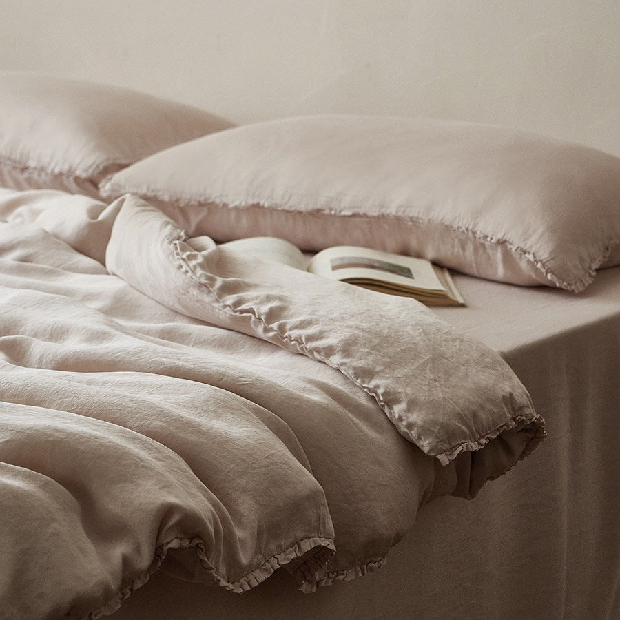 Linen bedding set with fine ruffle and soft-washed texture