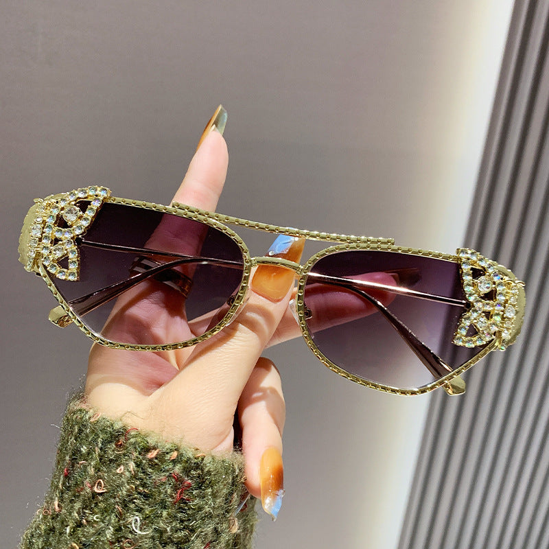 Women's Luxury Sunglasses with Elegant Butterfly Detail Stornfield