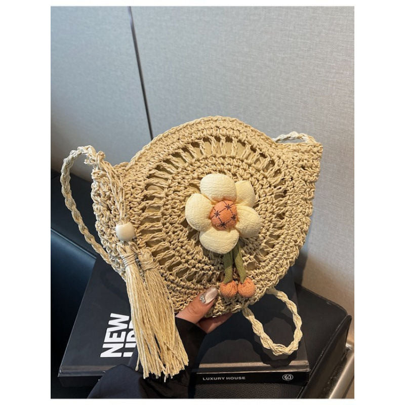 Hand-knotted flower-shaped bag Stornfield