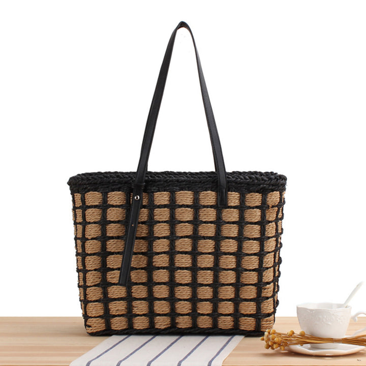 Elegant Straw Bag with Chic Design Stornfield