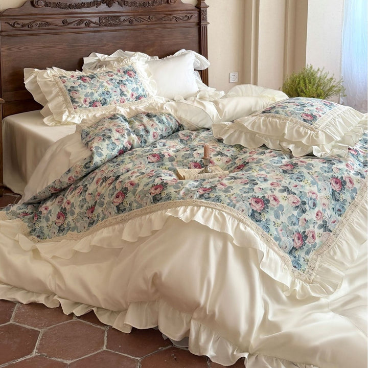 Romantic bedding set made of cotton satin with ruffle and floral medallion