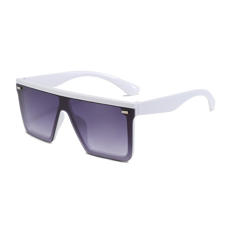 Women's Sporty Oversized Sunglasses with Modern Frame Stornfield