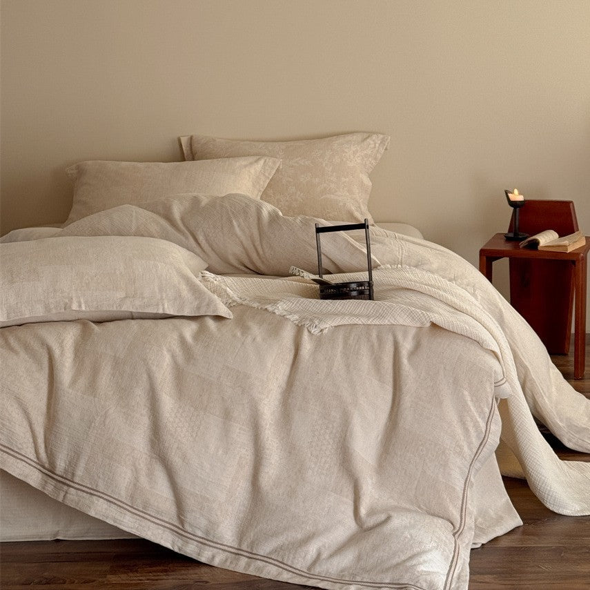 Linen bed linen set with subtle jacquard relief and stonewashed look