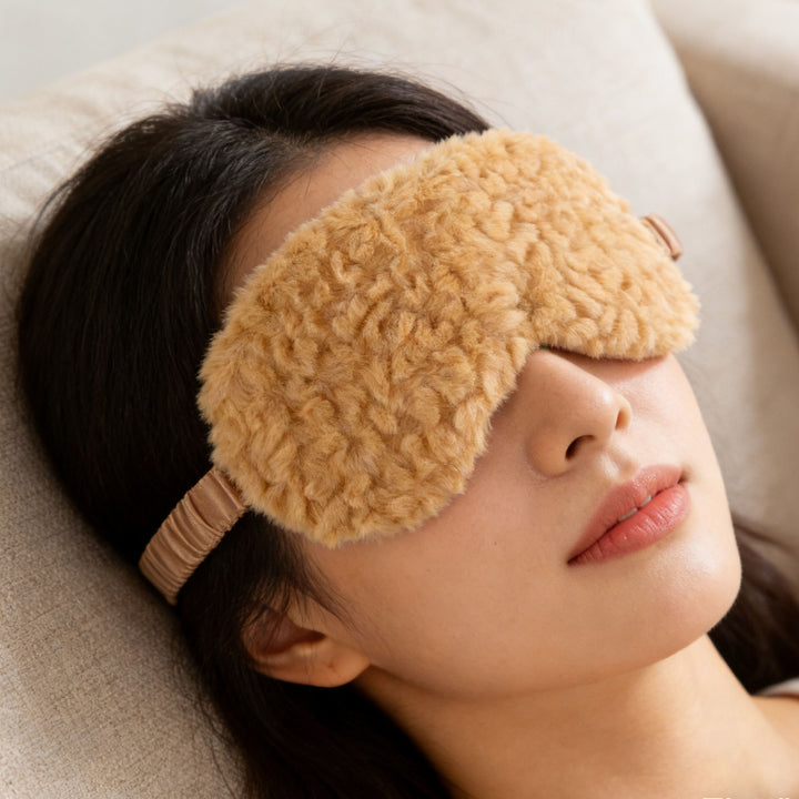Women's luxury sleep mask with voluminous faux fur cover and softly padded eye area Stornfield