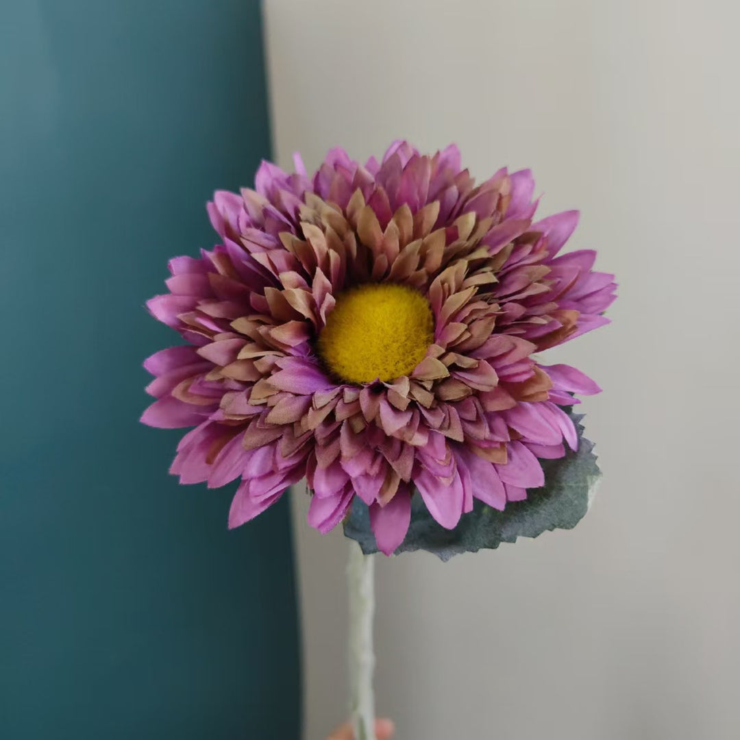 Lifelike Daisy Stem