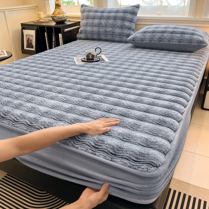 Ribbed Plush Mattress Protector