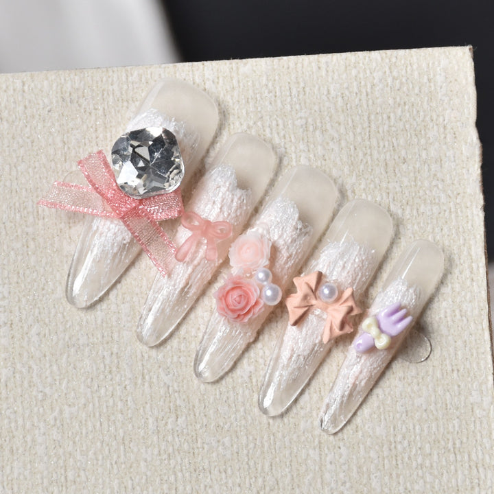 Decorative Floral Nail Press-On Set Stornfield