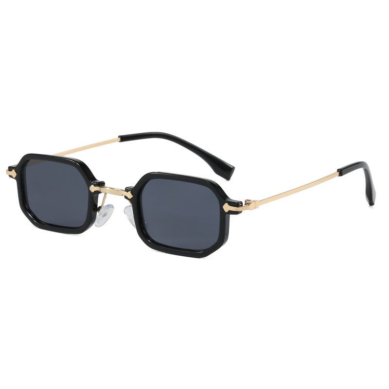 Fashionable Oversized Sunglasses in Modern Design Stornfield