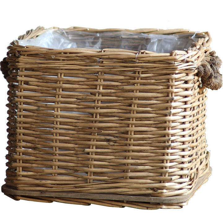 Storage basket with handcrafted details Stornfield