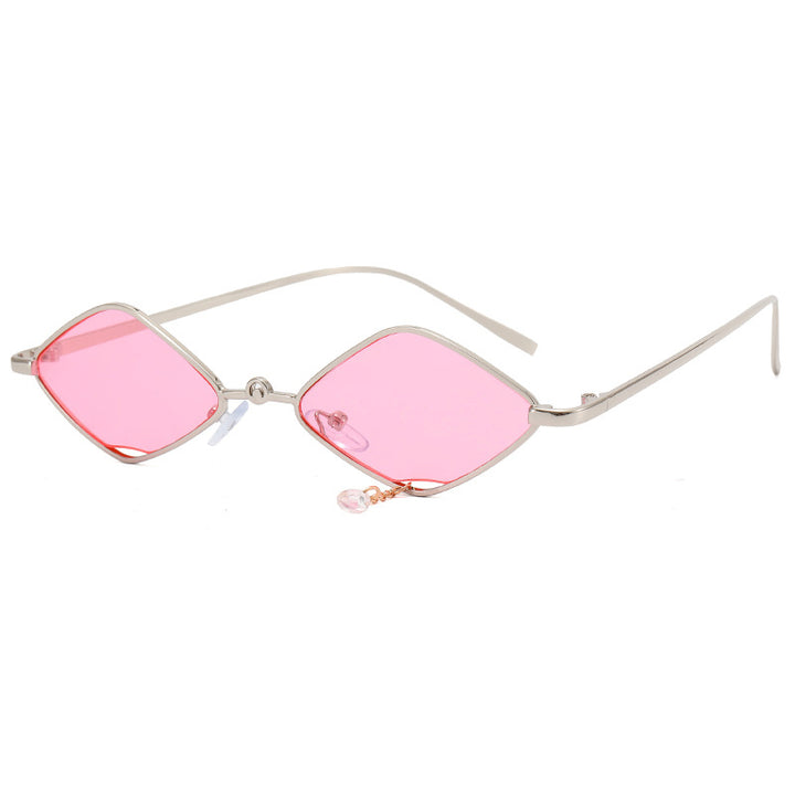 Ladies fashionable sunglasses with faceted frame Stornfield