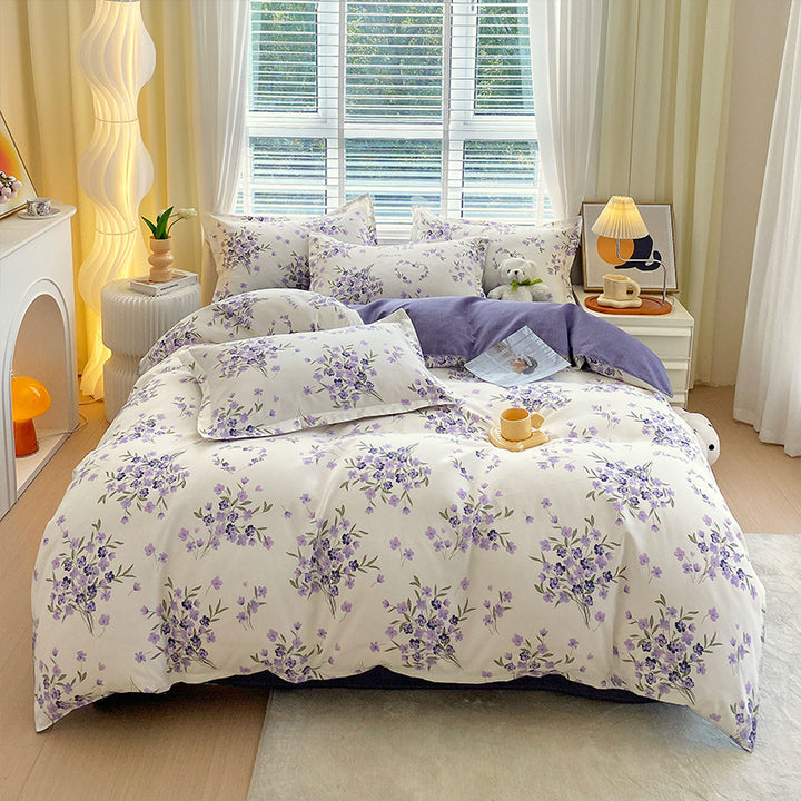 Whimsical Floral Pattern Bedding Set