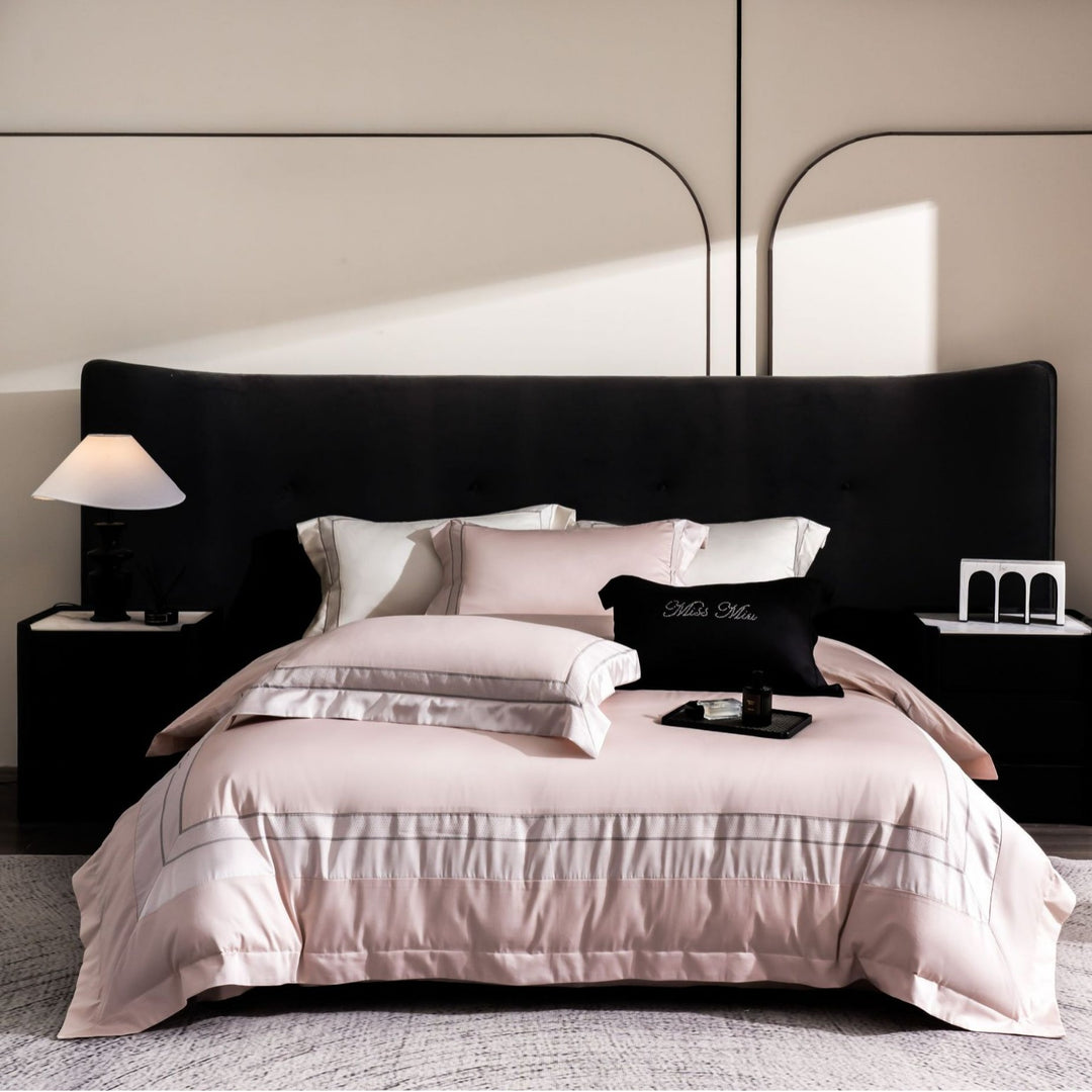 Luxurious cotton bedding set with quilted blanket and fine pillowcases