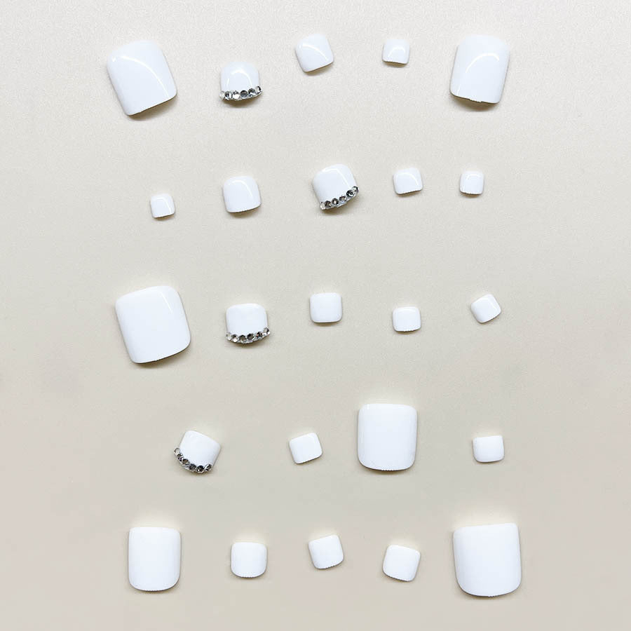 Nail art set with elegant high-gloss design and delicate accents Stornfield