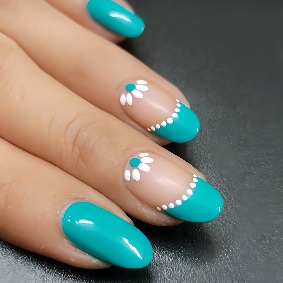 Elegant Floral Accent Nail Art Set Stornfield