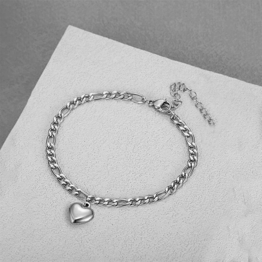 Heart Charm Link Bracelet Stornfield