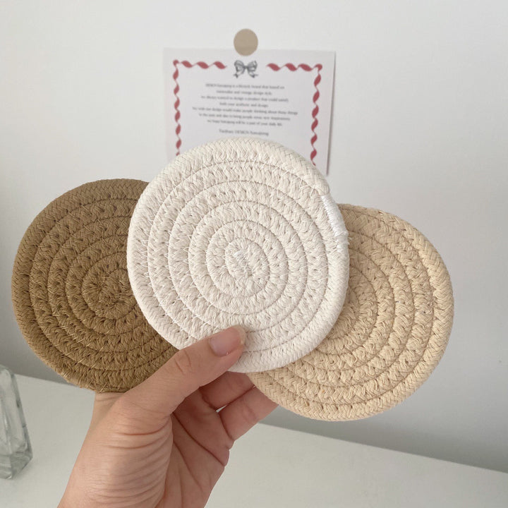 Ladies round placemats made of high-quality natural material Stornfield