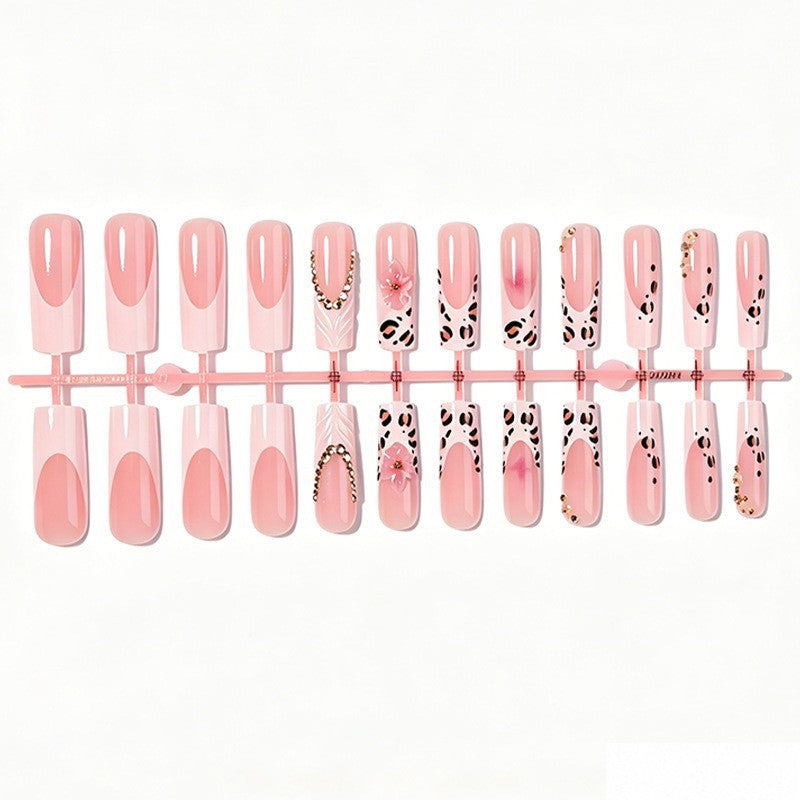 Artificial nail set with elegant flower and leopard accents Stornfield