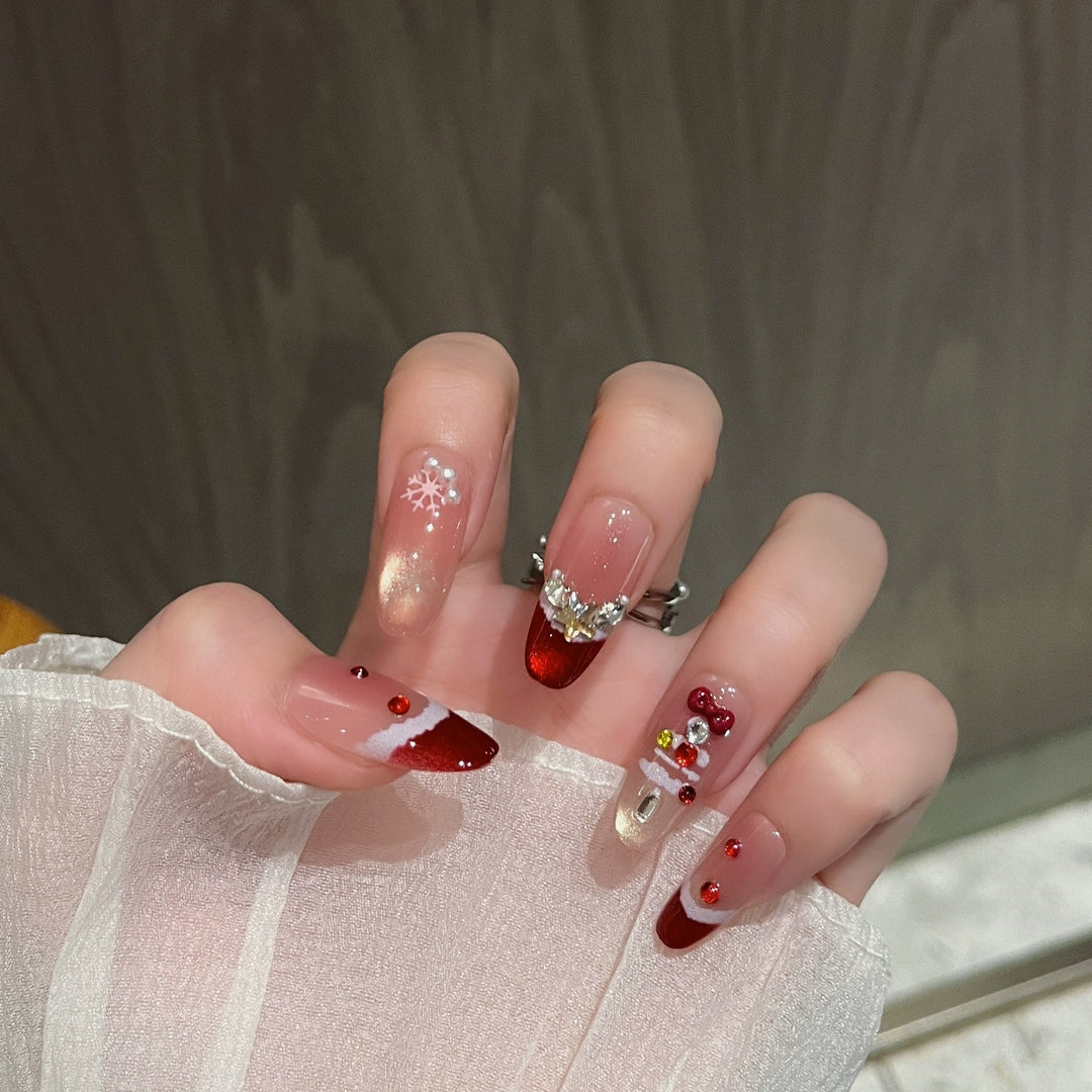 Festive Holiday-Themed Press-On Nail Art Stornfield
