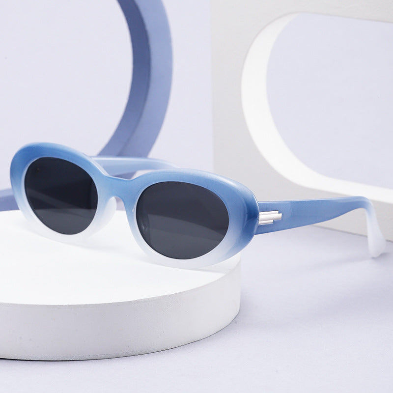 Ladies fashionable Cat-Eye glasses with trendy thick frame Stornfield