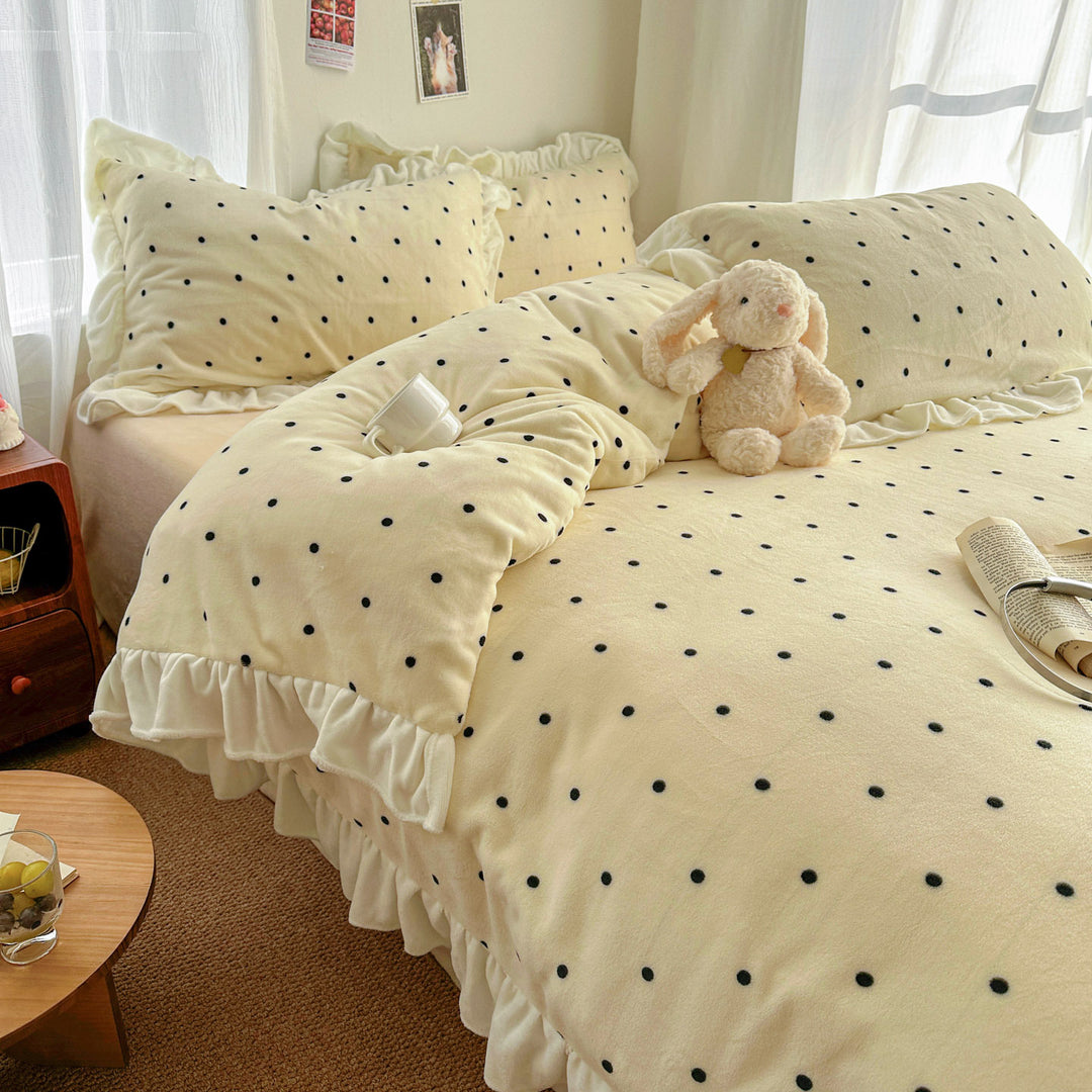 Cozy Polka Dot Comforter Set