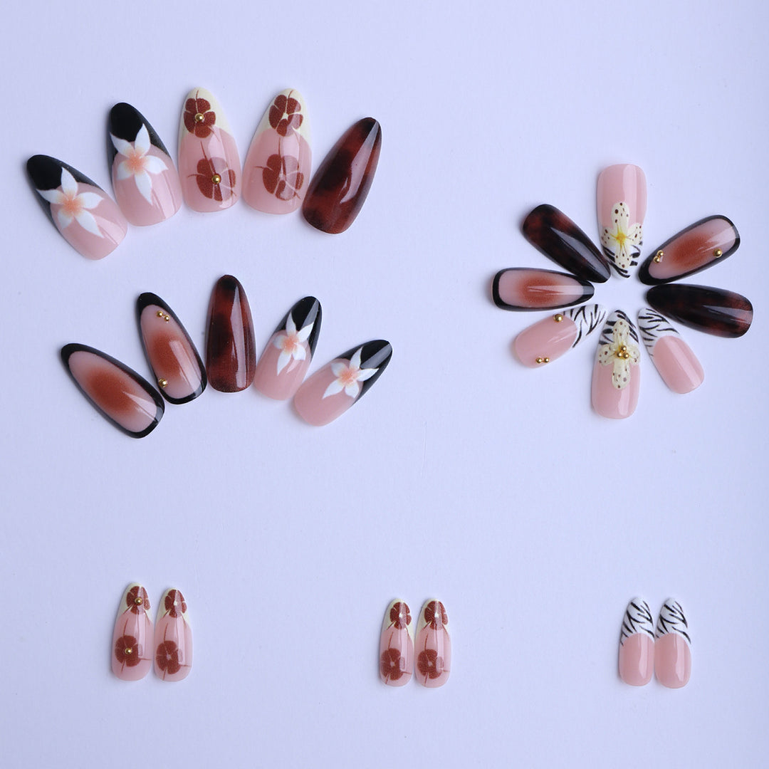 Artificial nails with exclusive 3D design and flower accents Stornfield