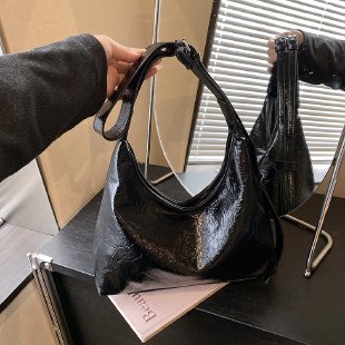 Soft Leather Minimalist Hobo Bag Stornfield