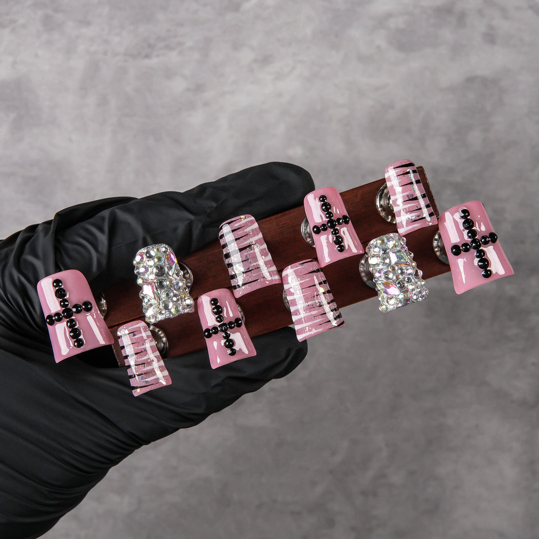 Glamorous Press-On Nail Set with Decorative Elements