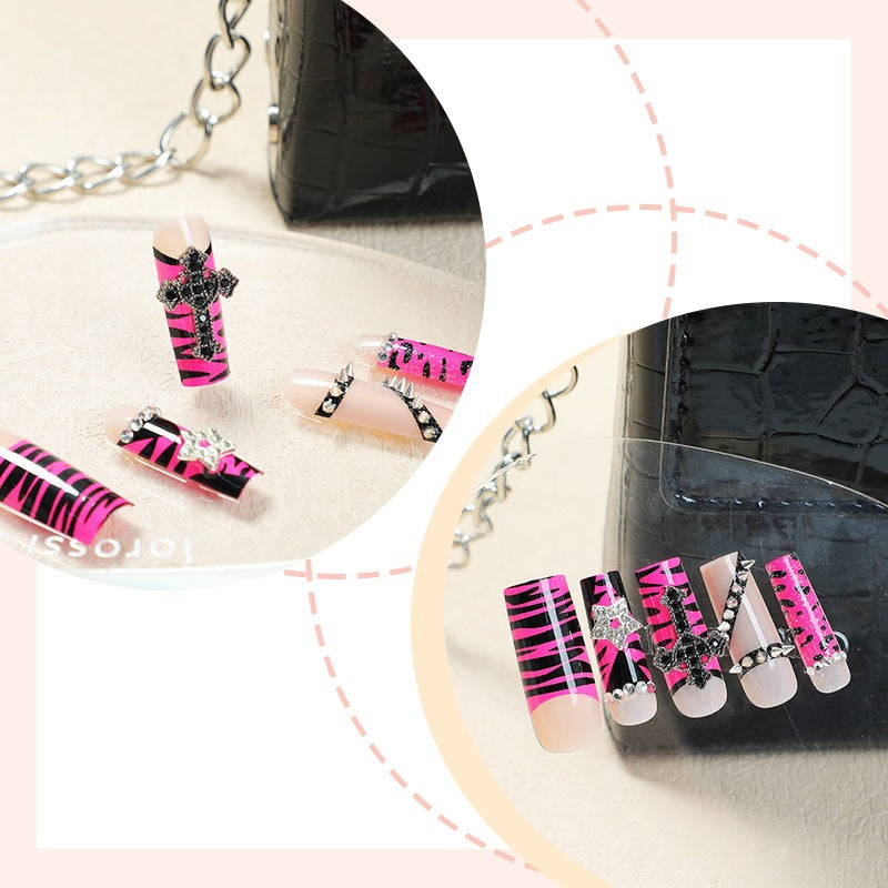 Artificial nail set with striking animal and glitter designs Stornfield