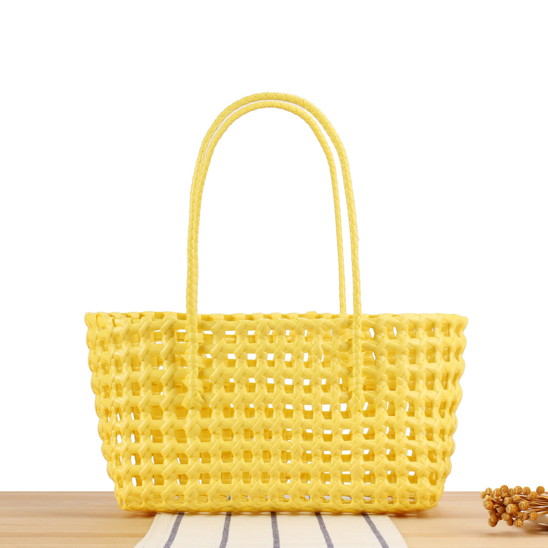 Stylish willow bag with modern grid design Stornfield