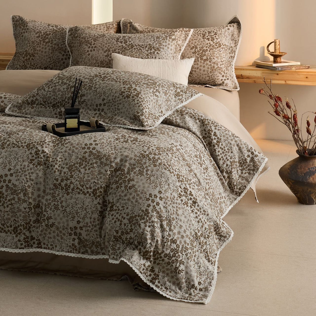 Printed Duvet Cover Set with Scalloped Edge and Botanical Toile Design