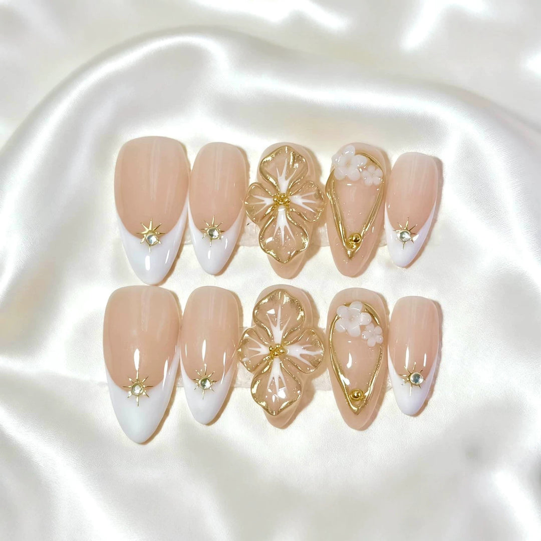 Elegant Press-On Nail Art Set with Luxurious Floral Accents