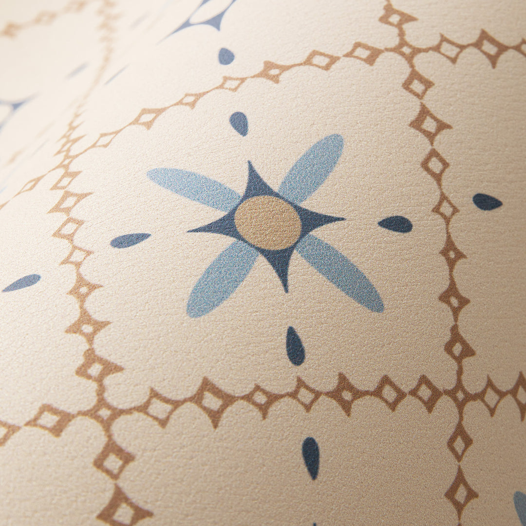 Oval wipeable placemat with embossed tulip pattern and non-slip underside Stornfield