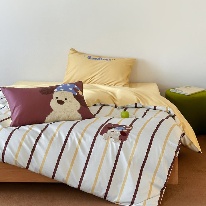 Children's bedding set with embroidered bear motif & fine stripe texture